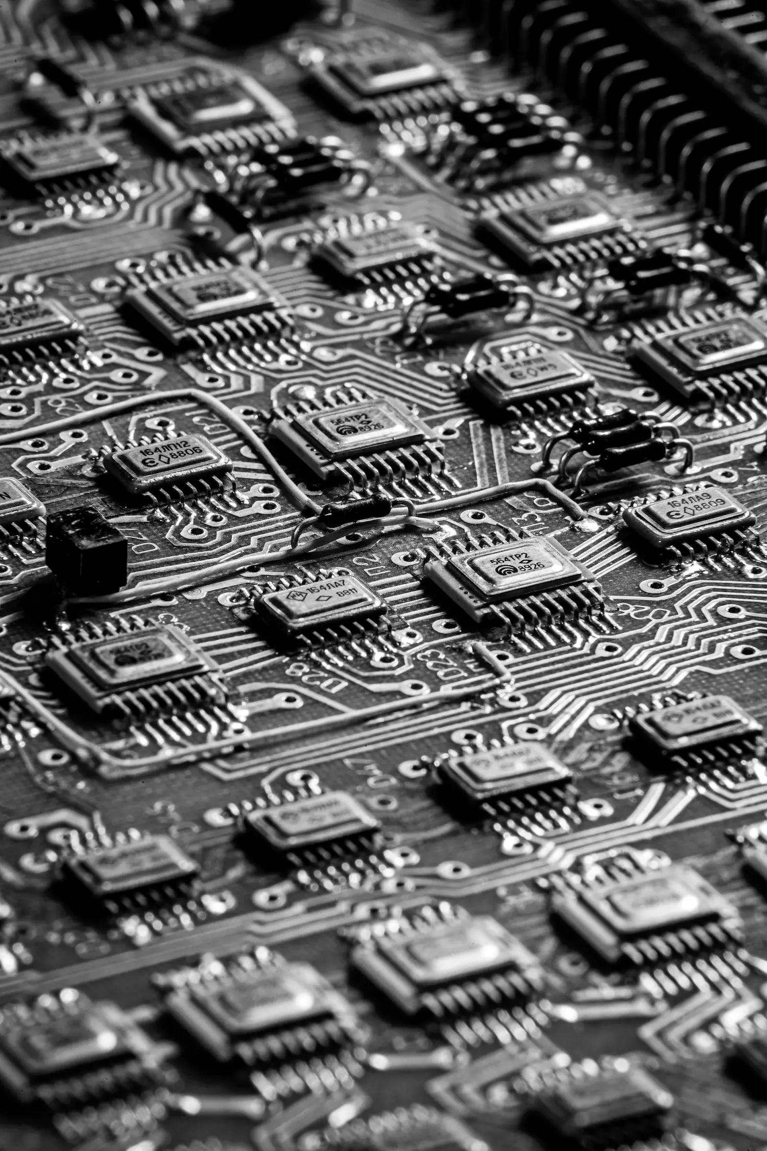 Dług technologiczny: Prawdziwy koszt tanich stron B2B